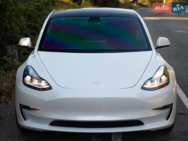 Tesla Model 3 2022