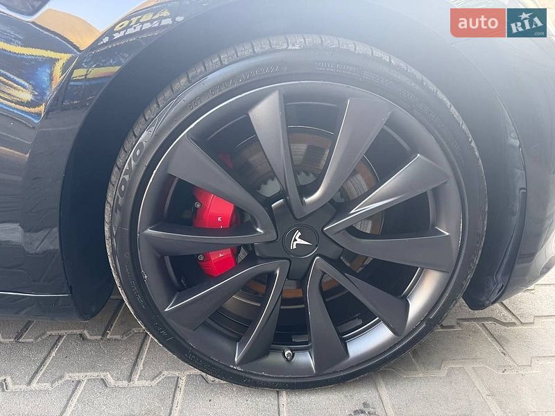 Седан Tesla Model 3 2020 в Дніпрі