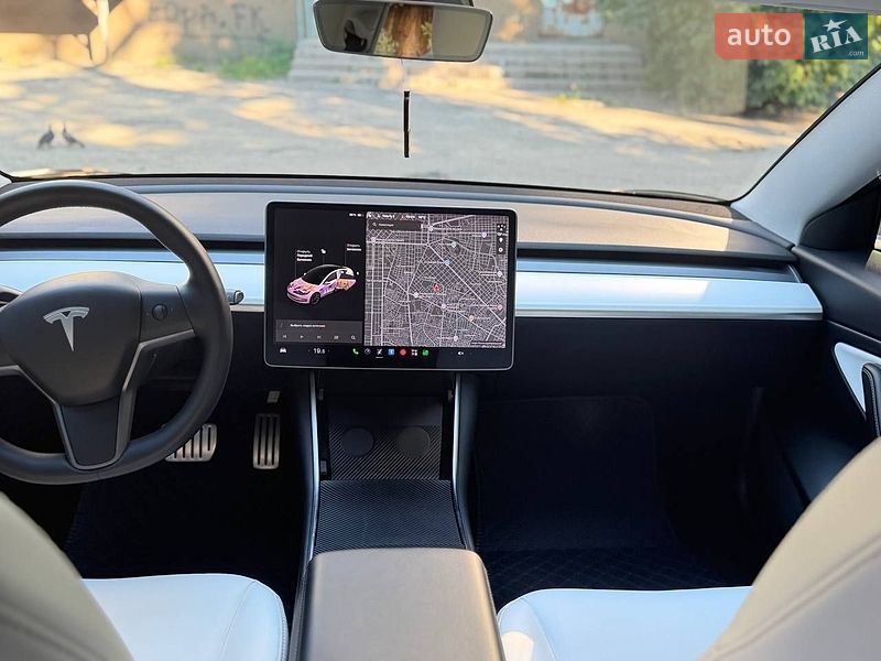 Седан Tesla Model 3 2020 в Дніпрі