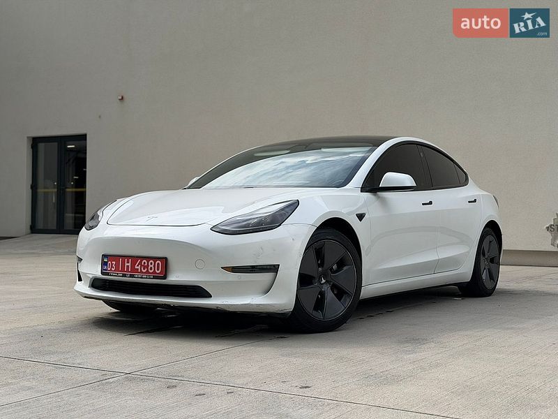 Седан Tesla Model 3 2021 в Луцьку