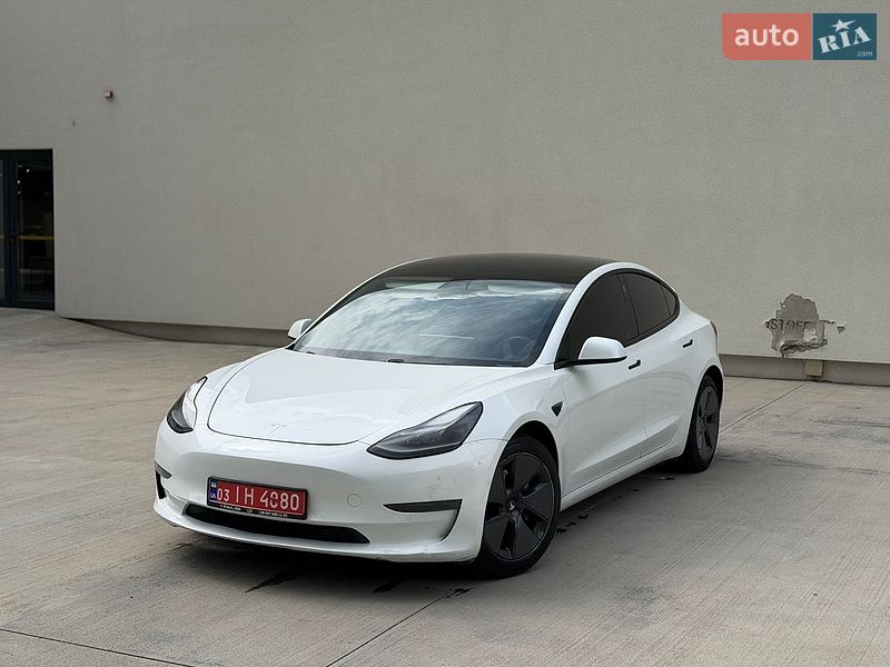 Седан Tesla Model 3 2021 в Луцьку