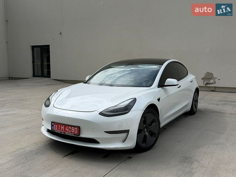 Седан Tesla Model 3 2021 в Луцьку