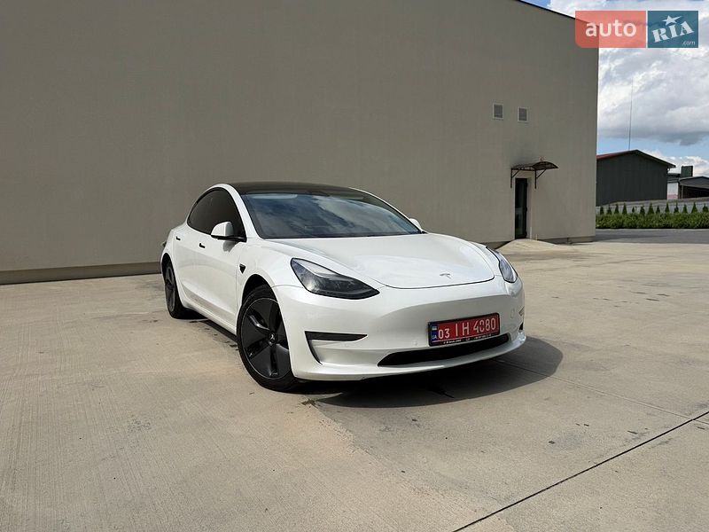 Седан Tesla Model 3 2021 в Луцьку