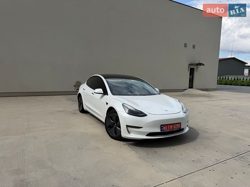 Седан Tesla Model 3 2021 в Луцьку