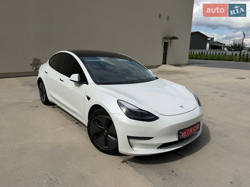 Седан Tesla Model 3 2021 в Луцьку