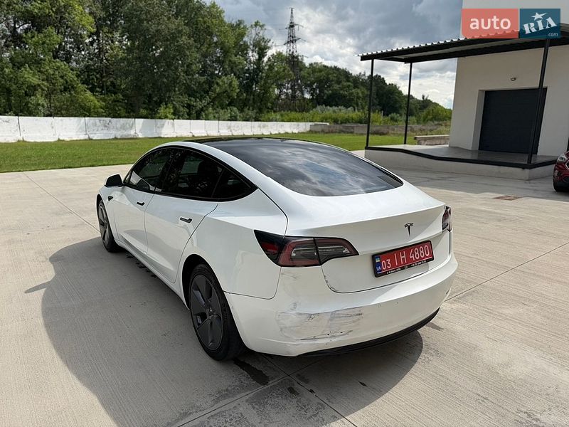 Седан Tesla Model 3 2021 в Луцьку