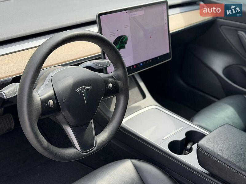 Седан Tesla Model 3 2021 в Луцьку