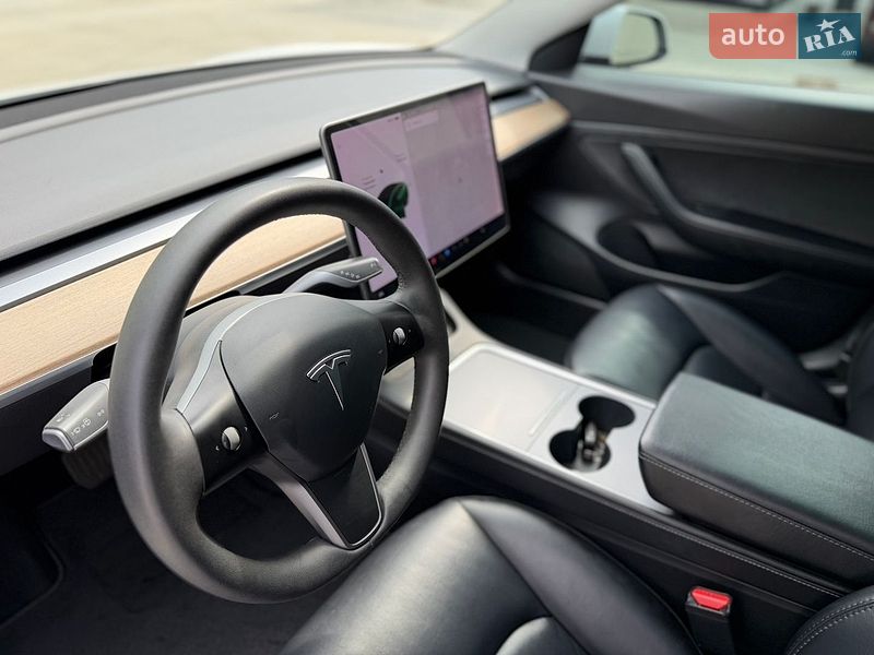 Седан Tesla Model 3 2021 в Луцьку