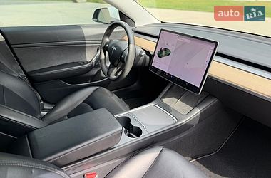Седан Tesla Model 3 2021 в Луцьку