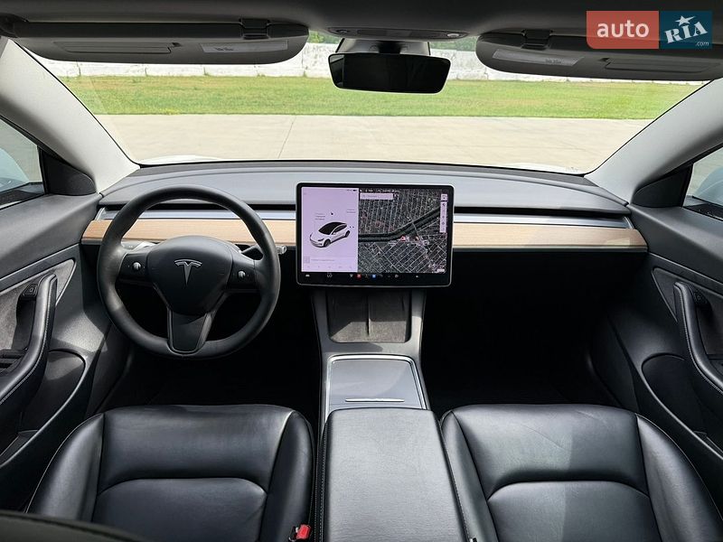 Седан Tesla Model 3 2021 в Луцьку