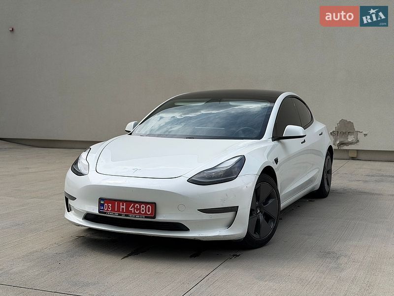 Седан Tesla Model 3 2021 в Луцьку