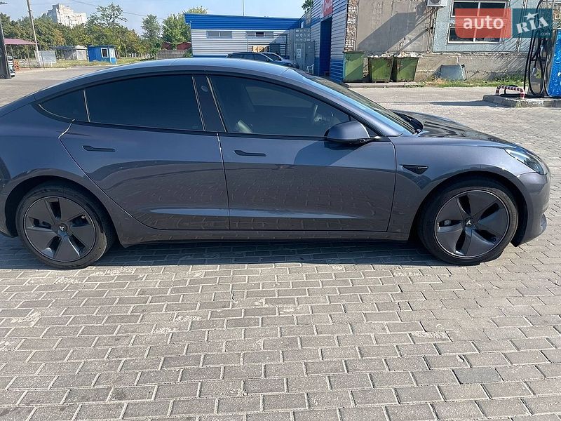 Седан Tesla Model 3 2023 в Запоріжжі