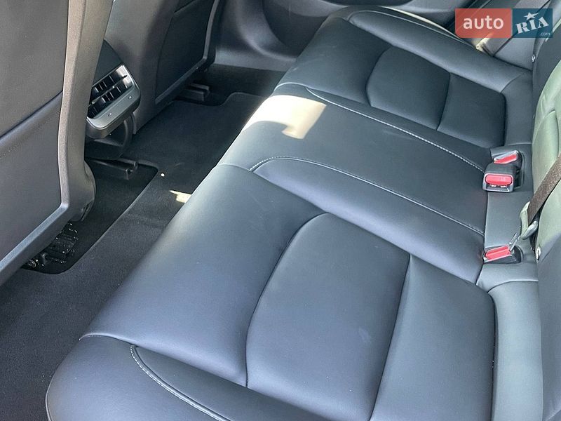 Седан Tesla Model 3 2023 в Запоріжжі