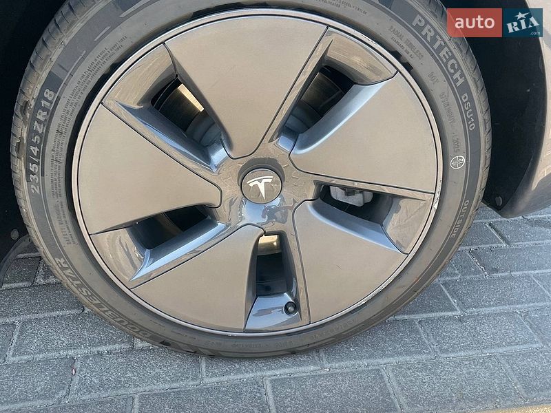 Седан Tesla Model 3 2023 в Запоріжжі