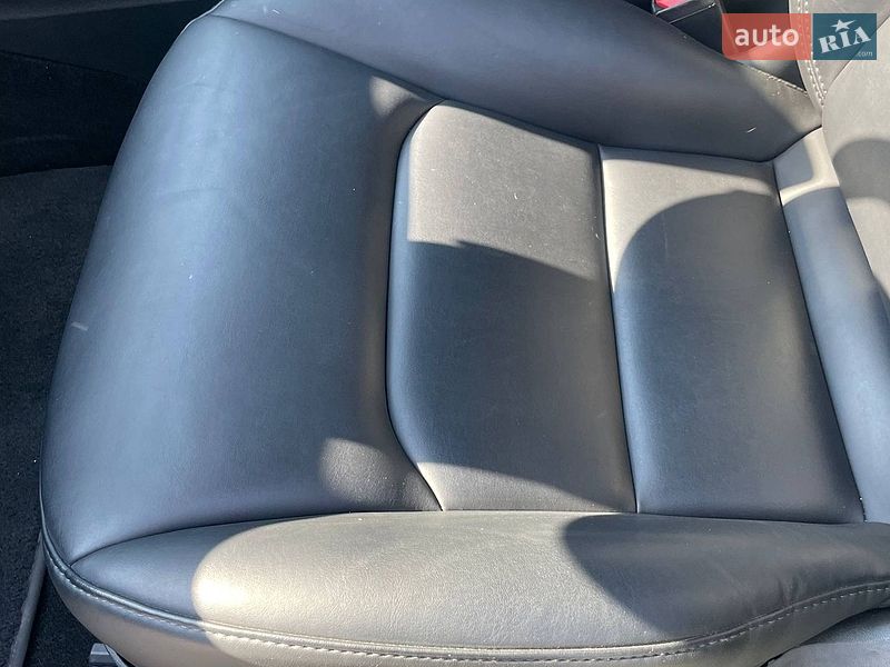 Седан Tesla Model 3 2023 в Запоріжжі