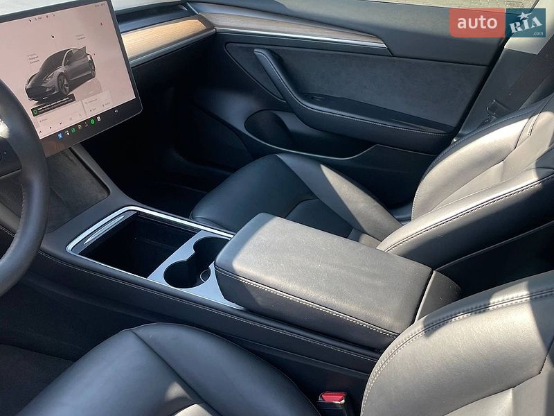 Седан Tesla Model 3 2023 в Запоріжжі