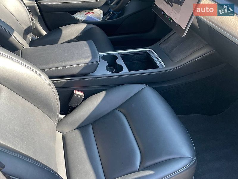 Седан Tesla Model 3 2023 в Запоріжжі
