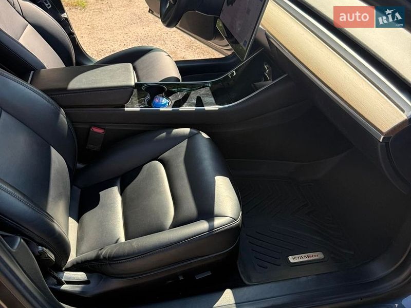 Седан Tesla Model 3 2019 в Харькове