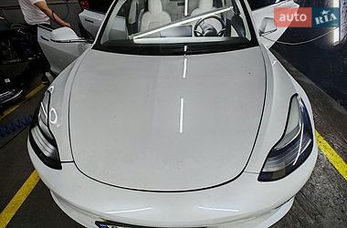 Седан Tesla Model 3 2019 в Киеве