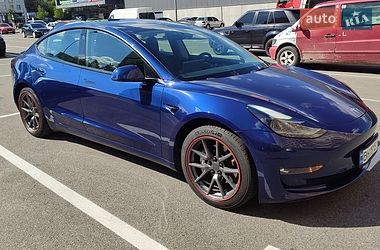 Седан Tesla Model 3 2021 в Киеве