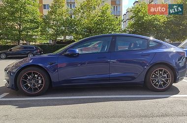 Седан Tesla Model 3 2021 в Киеве