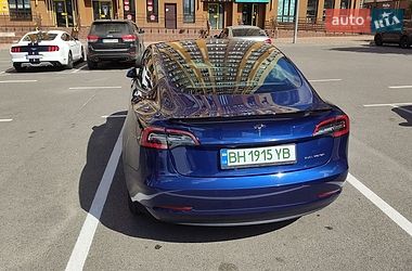 Седан Tesla Model 3 2021 в Киеве