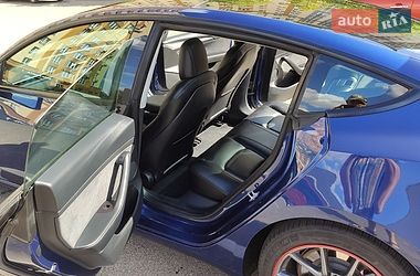 Седан Tesla Model 3 2021 в Киеве