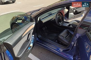Седан Tesla Model 3 2021 в Киеве