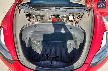 Седан Tesla Model 3 2021 в Івано-Франківську