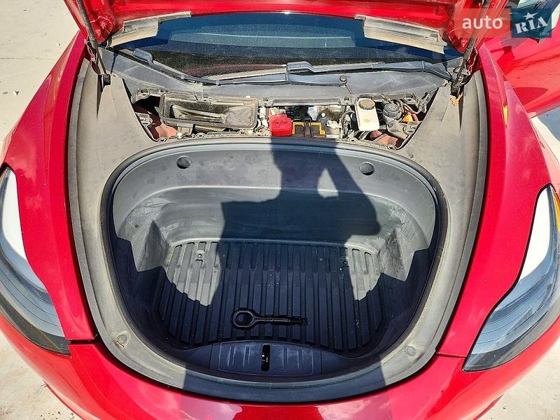 Седан Tesla Model 3 2021 в Івано-Франківську