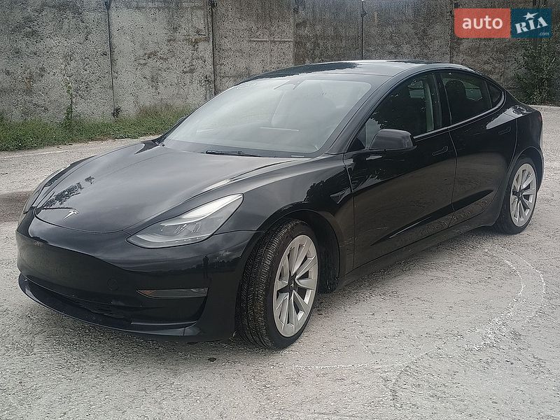Седан Tesla Model 3 2023 в Хмельницькому