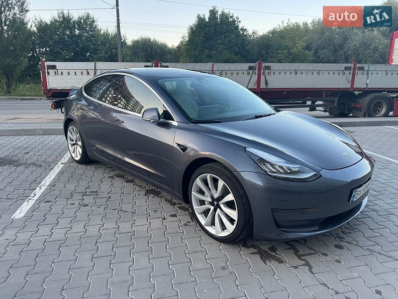 Седан Tesla Model 3 2020 в Хмельницькому