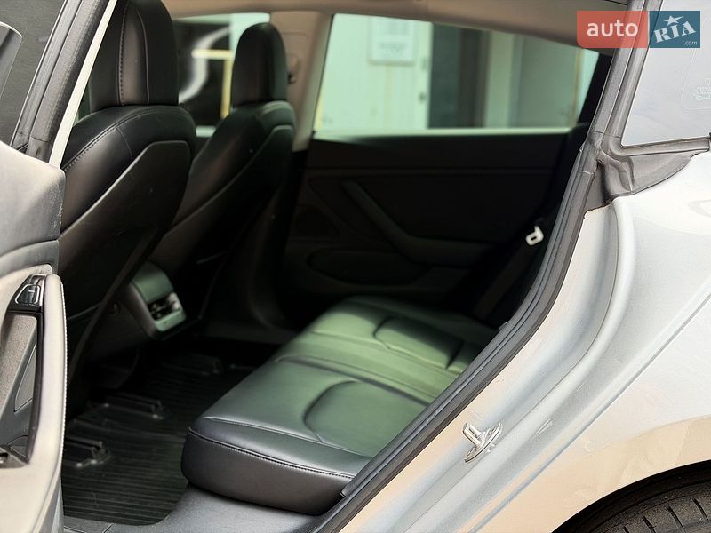 Седан Tesla Model 3 2018 в Киеве фото 15 Седан Tesla Model 3 2018 в Киеве