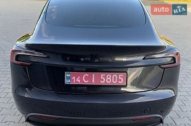 Седан Tesla Model 3 2025 в Черновцах