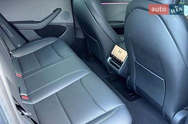 Седан Tesla Model 3 2025 в Черновцах