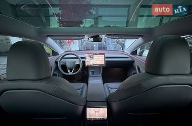 Седан Tesla Model 3 2025 в Черновцах