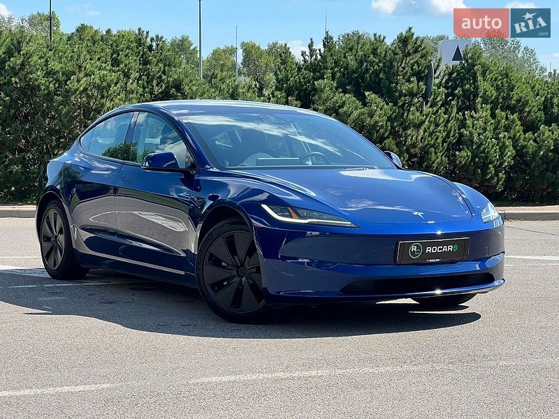 Tesla Model 3 2024
