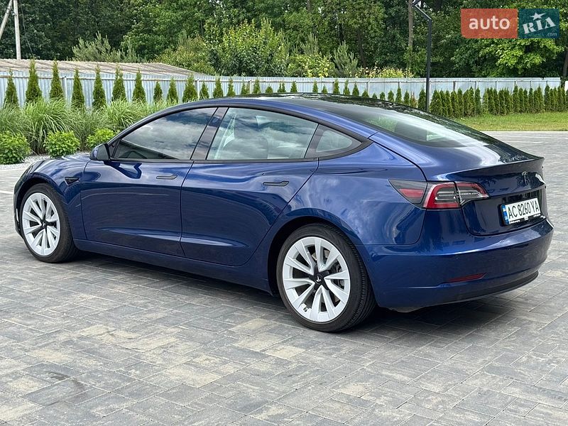 Седан Tesla Model 3 2022 в Луцьку