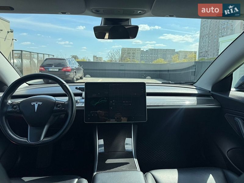 Седан Tesla Model 3 2019 в Киеве