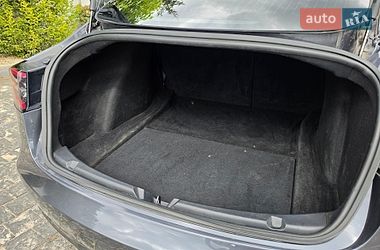 Седан Tesla Model 3 2018 в Львове