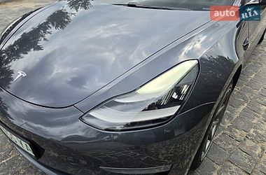 Седан Tesla Model 3 2018 в Львове