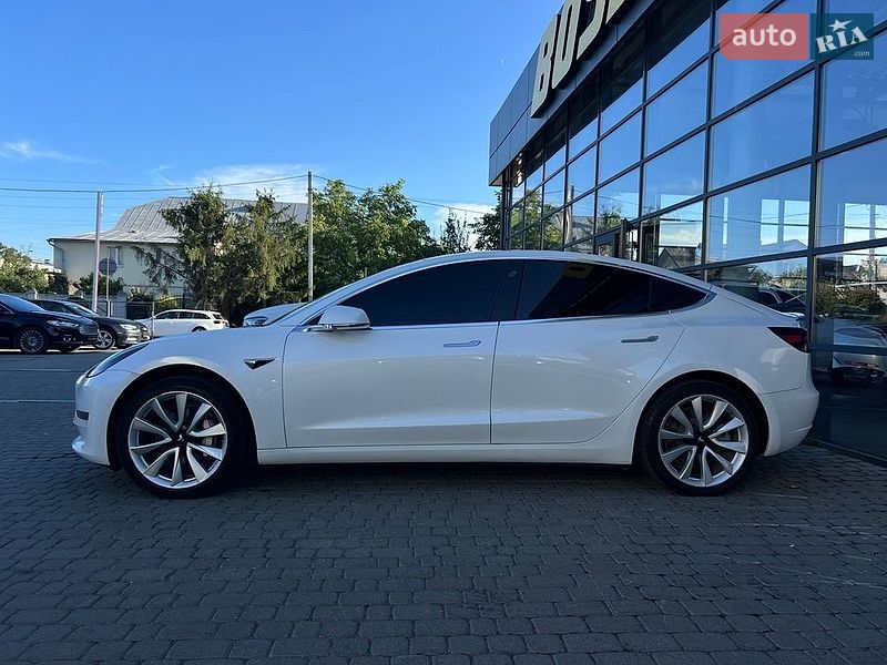 Седан Tesla Model 3 2019 в Ивано-Франковске