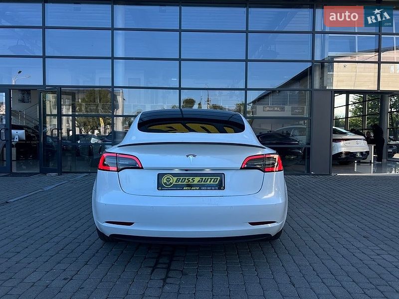 Седан Tesla Model 3 2019 в Ивано-Франковске