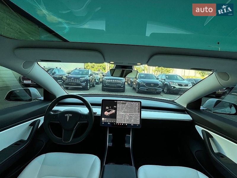 Седан Tesla Model 3 2019 в Ивано-Франковске