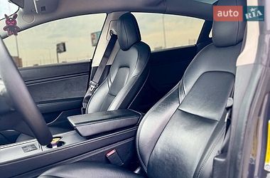 Седан Tesla Model 3 2021 в Одесі