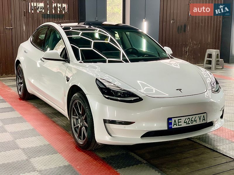 Tesla Model 3 2021