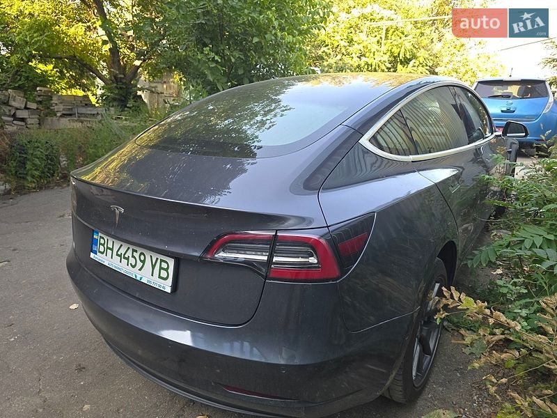 Седан Tesla Model 3 2019 в Одесі