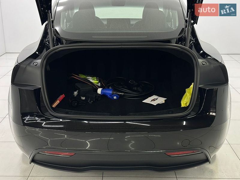 Седан Tesla Model 3 2024 в Одессе