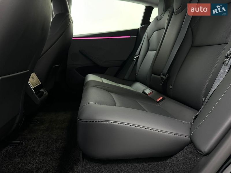 Седан Tesla Model 3 2024 в Одессе
