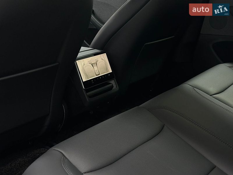 Седан Tesla Model 3 2024 в Одессе